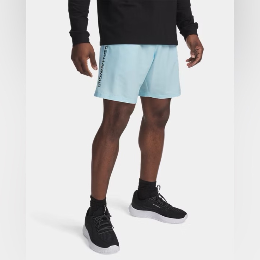 NWT Men’s Under Armour Tech Woven Wordmark 8.25” Shorts - Size Medium